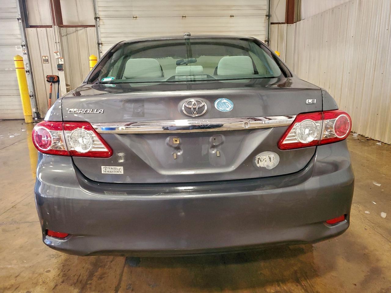 Toyota Corolla Base Image 12