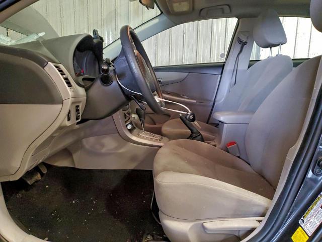 Toyota Corolla Base Image 10