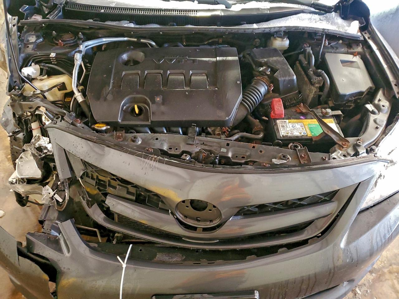 Toyota Corolla Base Image 11