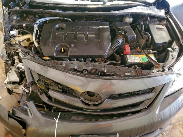 Toyota Corolla Base Image 11