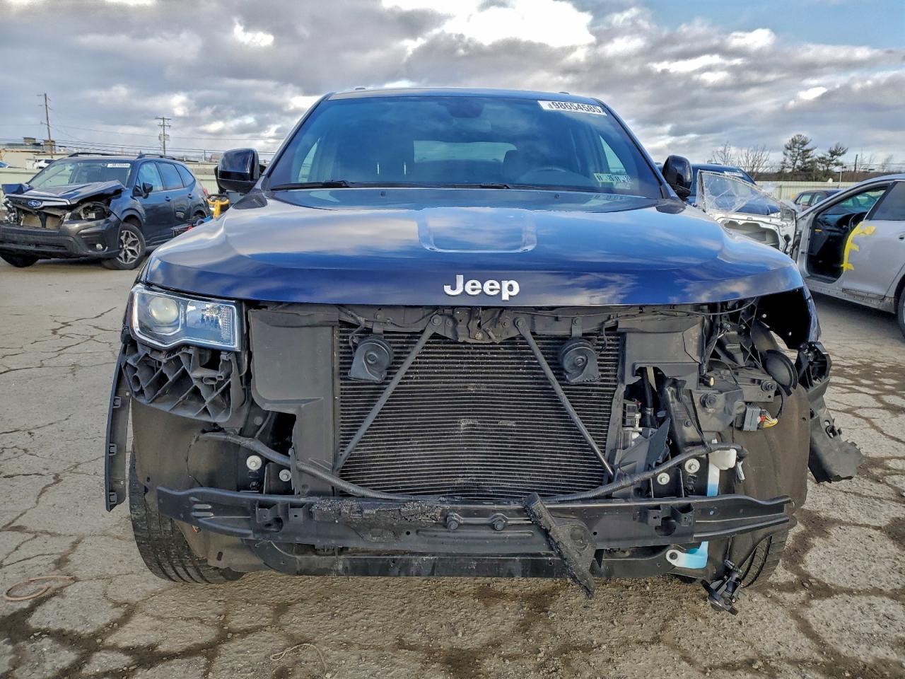 Jeep Grand Cherokee Laredo Image 3