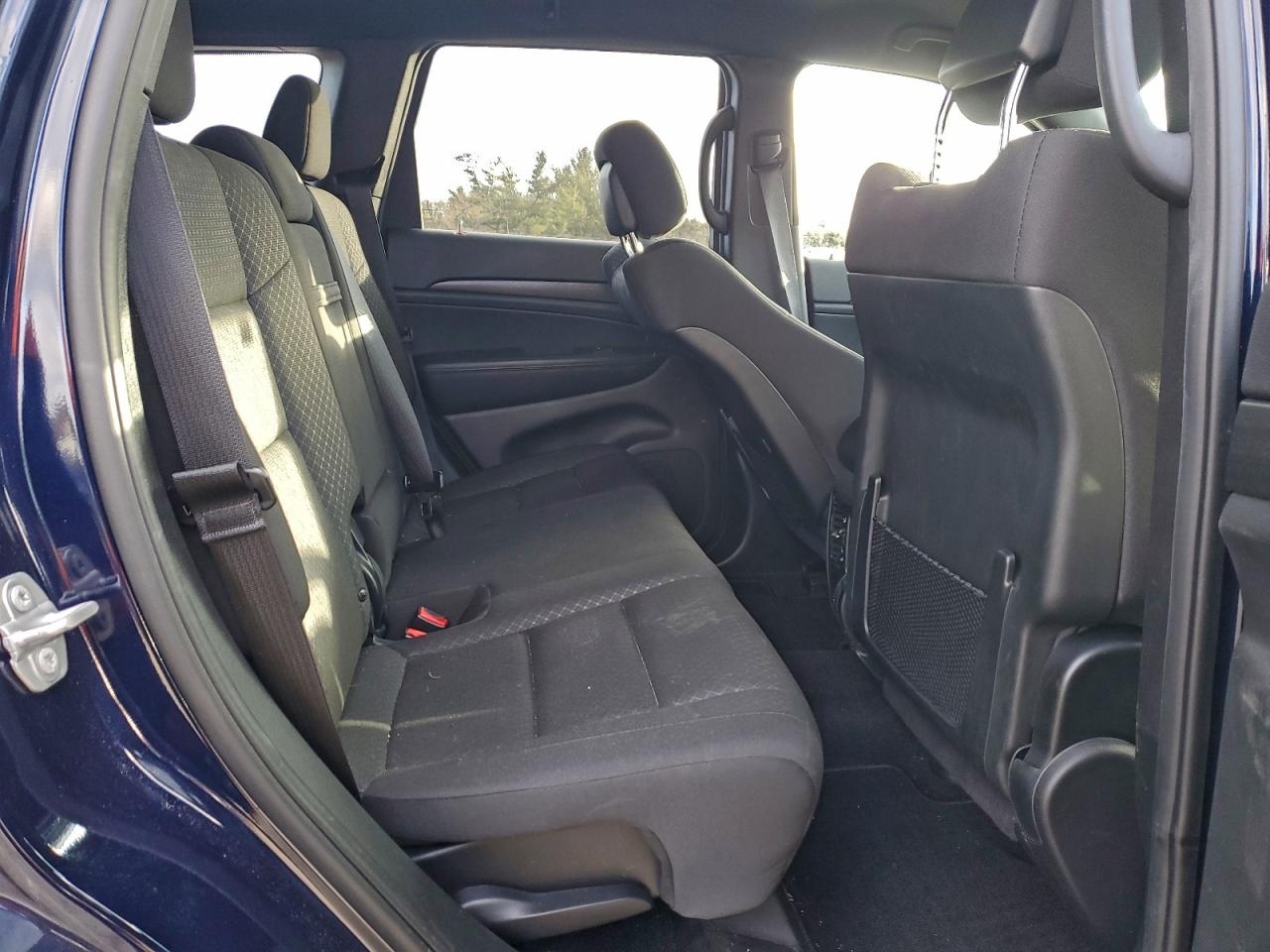 Jeep Grand Cherokee Laredo Image 6