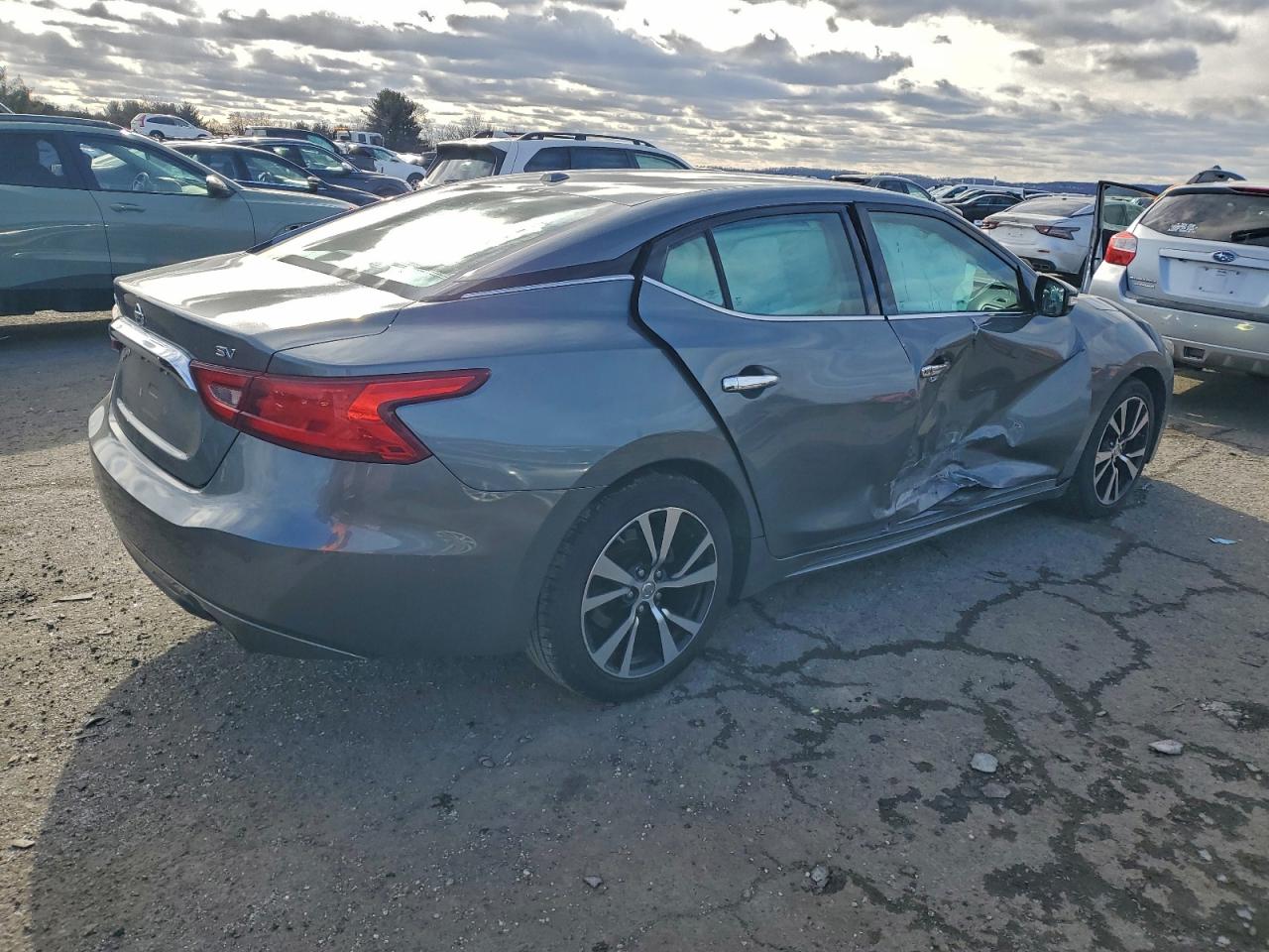 Nissan Maxima 3.5s Image 2