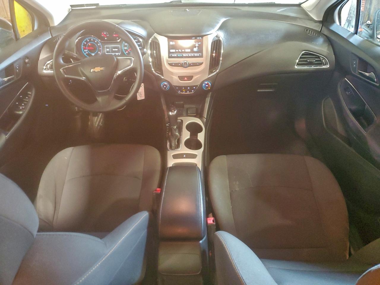 Chevrolet Cruze Ls Image 8