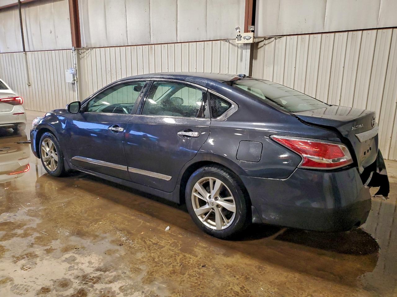 Nissan Altima 2.5 Image 3