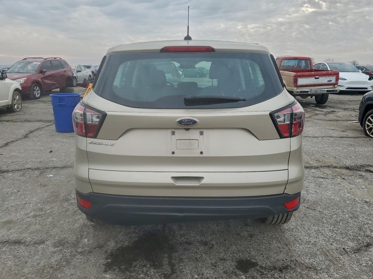 Ford Escape S Image 11