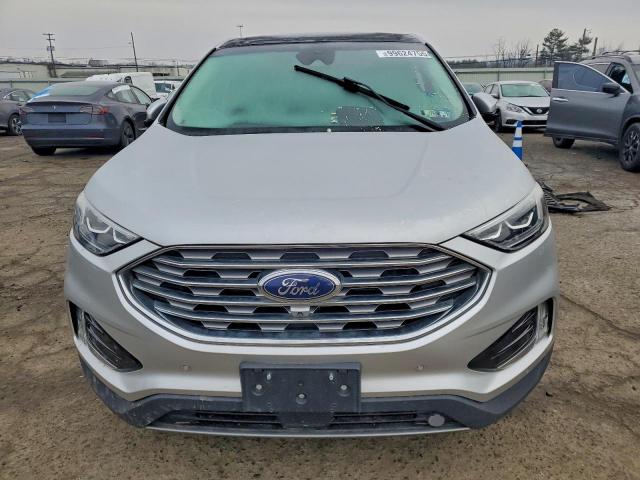 Ford Edge Titanium Image 4