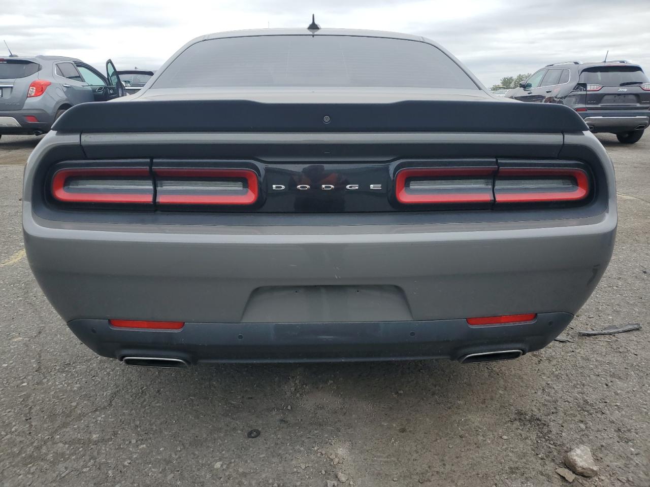 Dodge Challenger Sxt Image 3