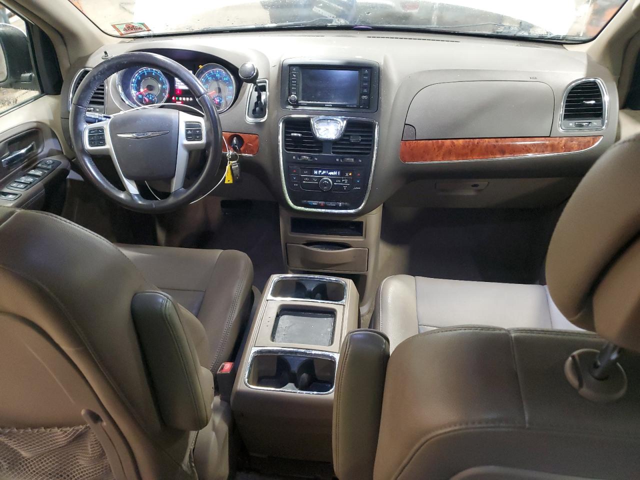 Chrysler Minivan Touring Image 10