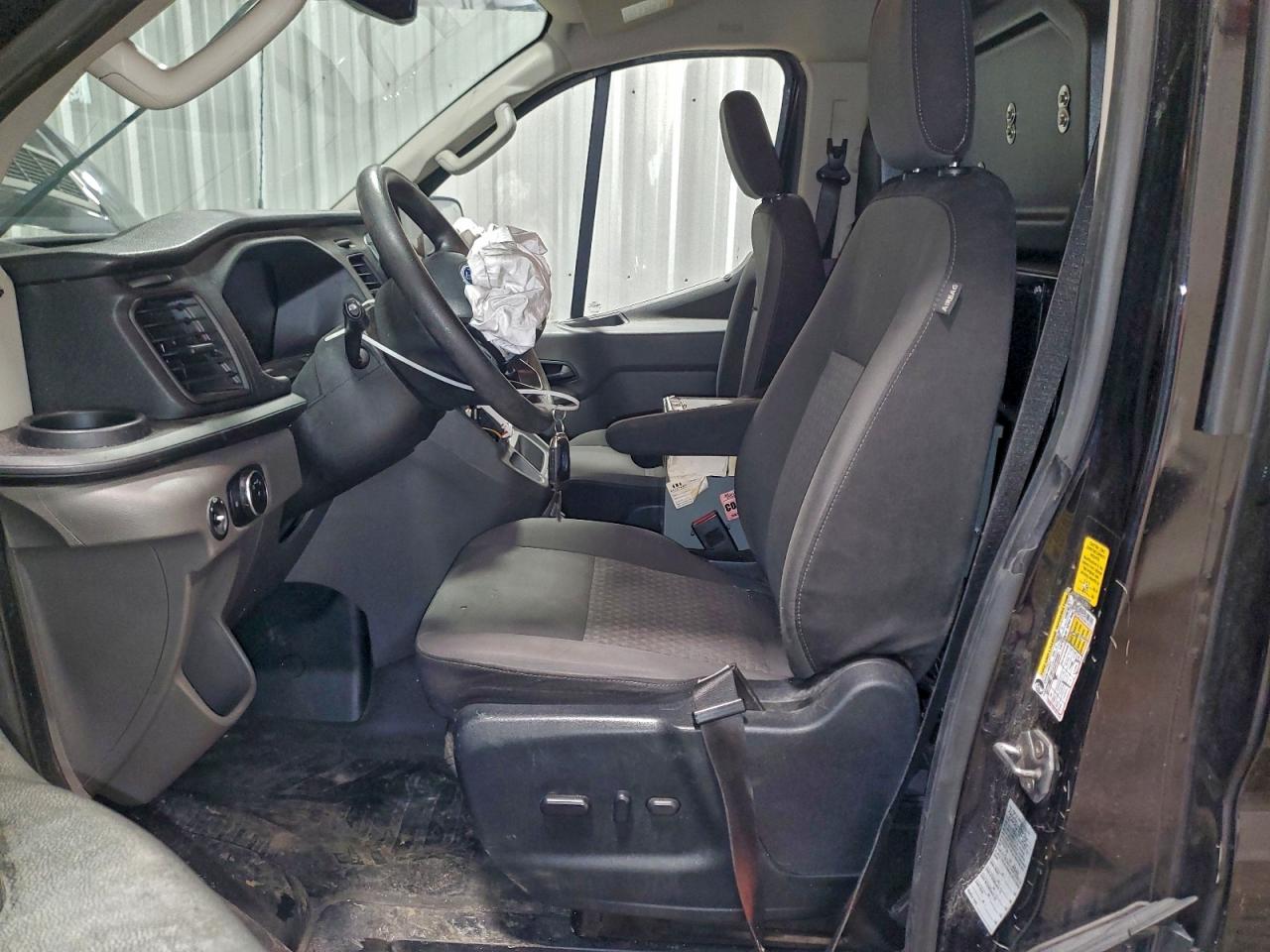 Ford Transit T-150 Image 6