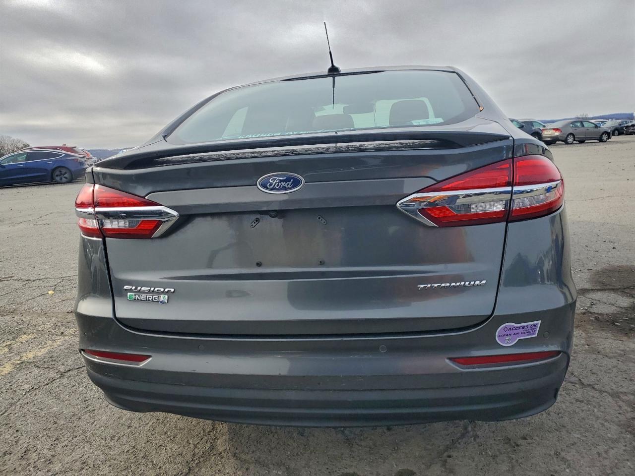 Ford Fusion Titanium Image 6