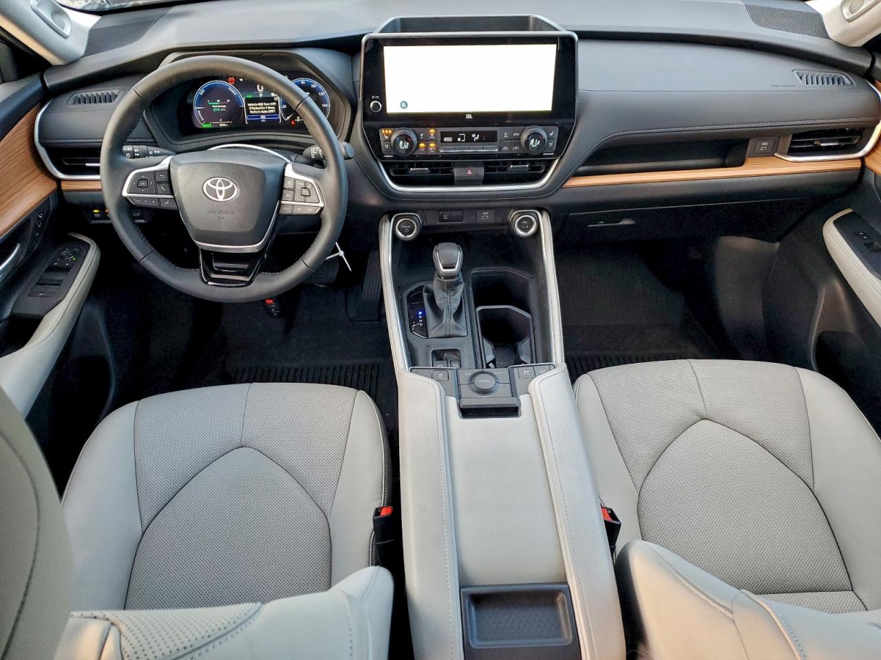 Toyota Grand High Le Image 7