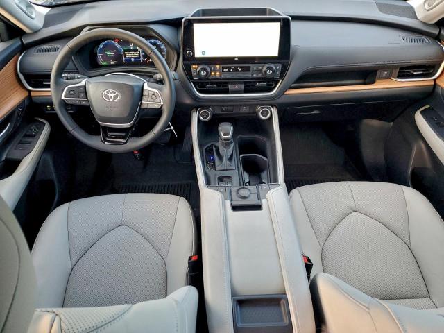 Toyota Grand High Le Image 7