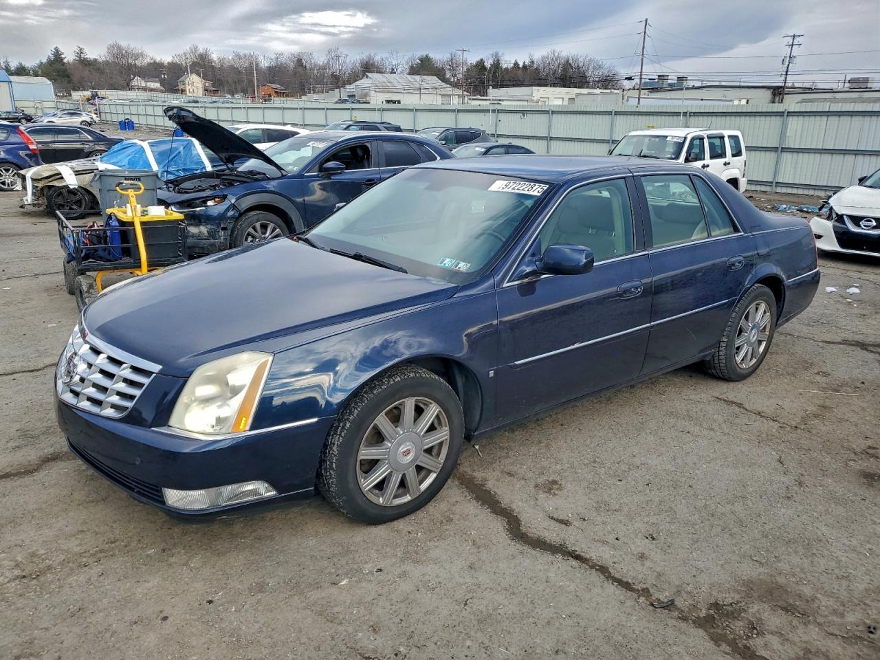 Cadillac DTS Image 1