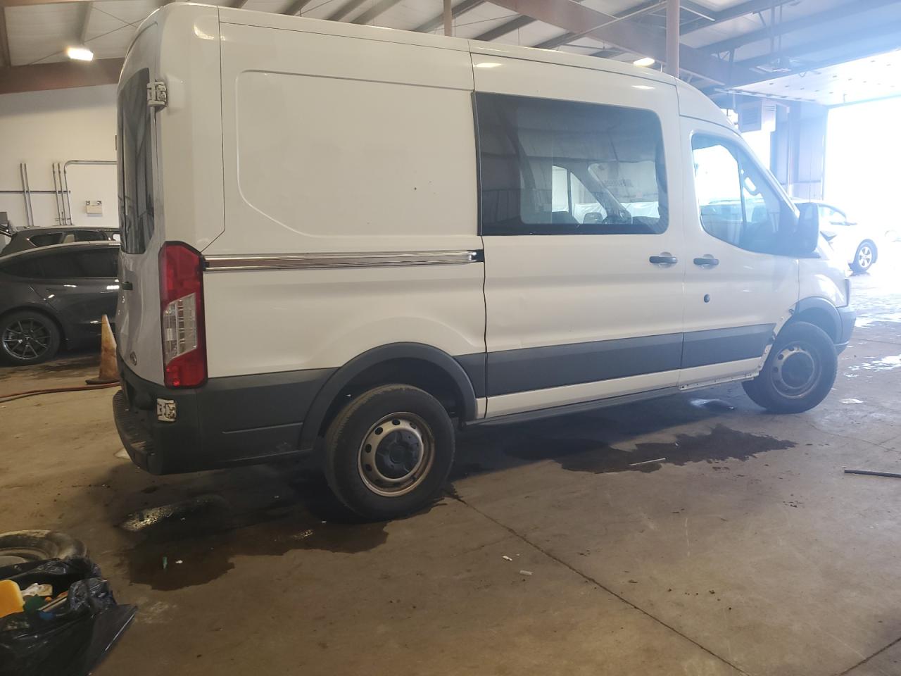 Ford Transit T-250 Image 9