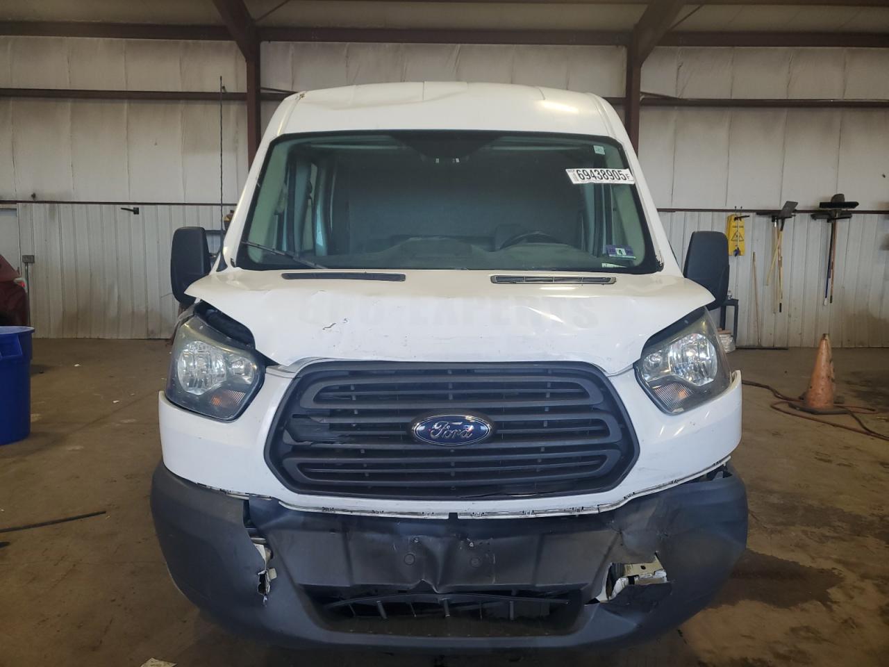 Ford Transit T-250 Image 5