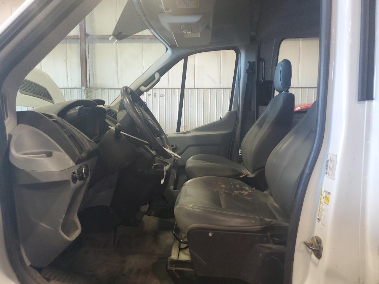 Ford Transit T-250 Image 8