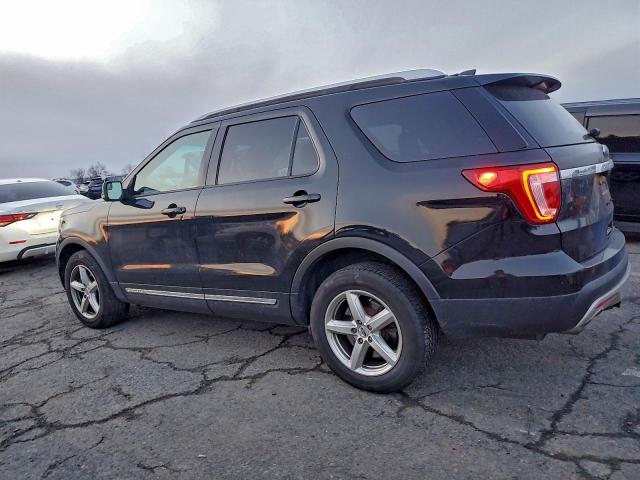Ford Explorer Xlt Image 3
