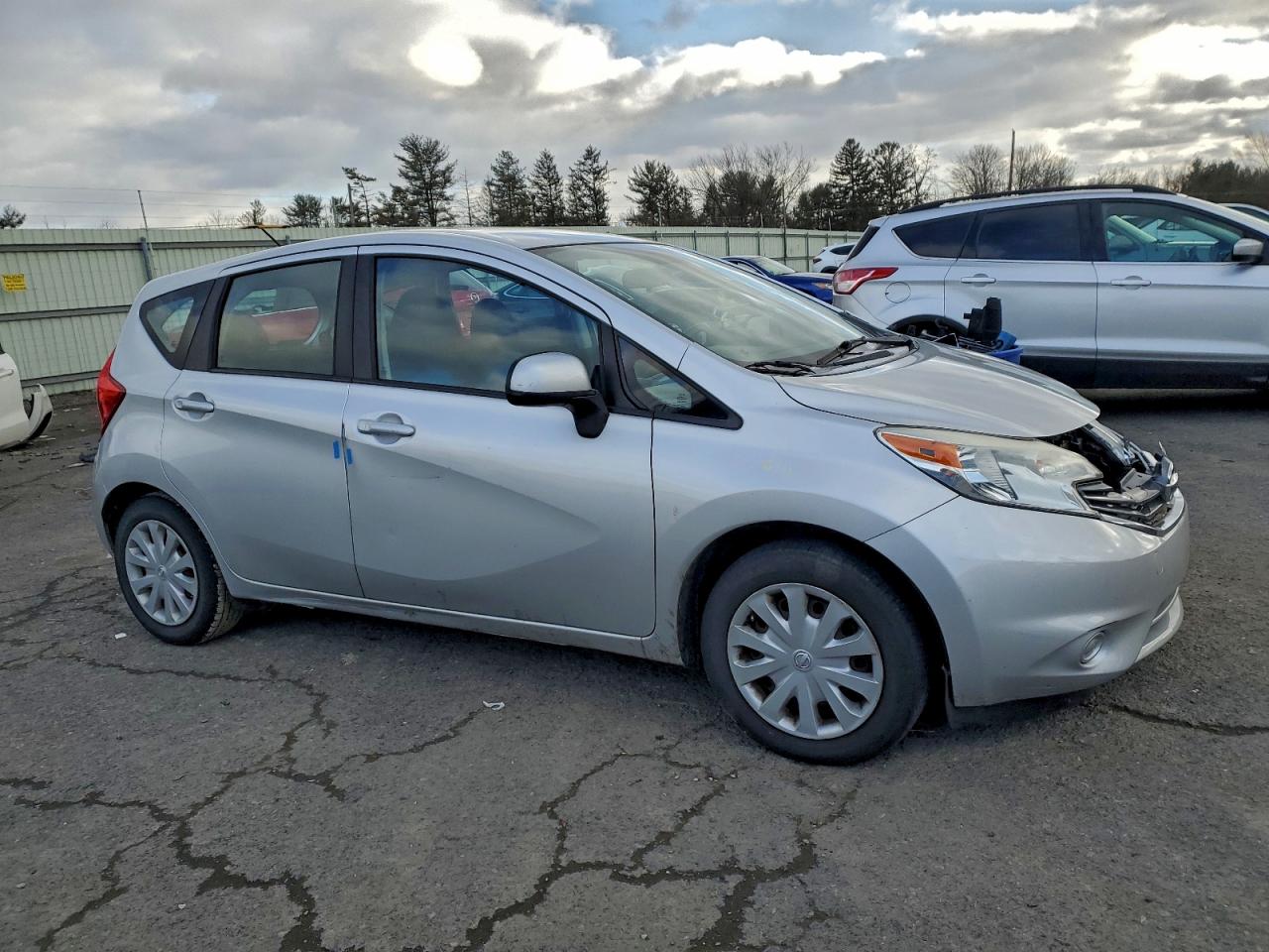 Nissan Versa S Image 3