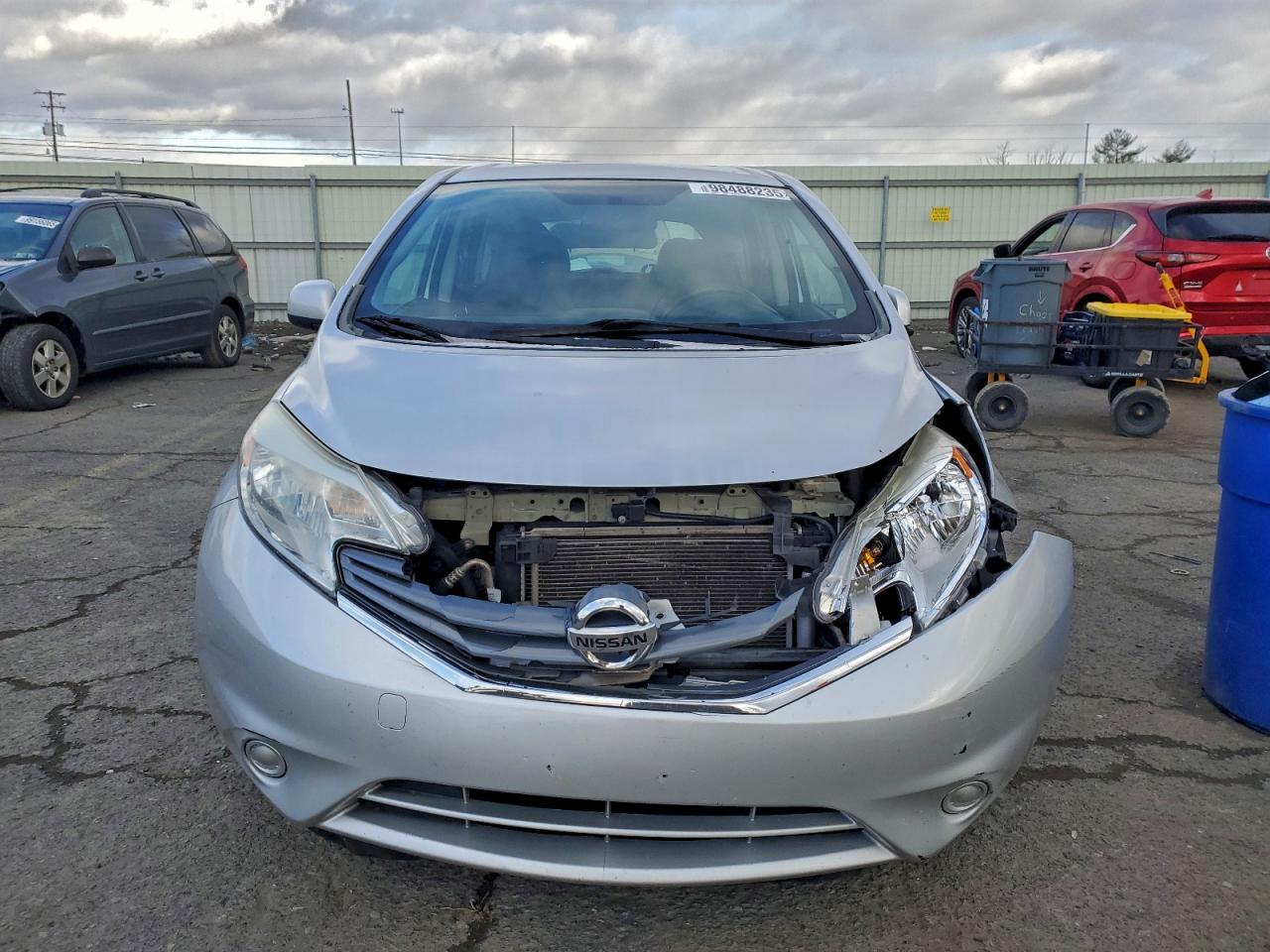 Nissan Versa S Image 5