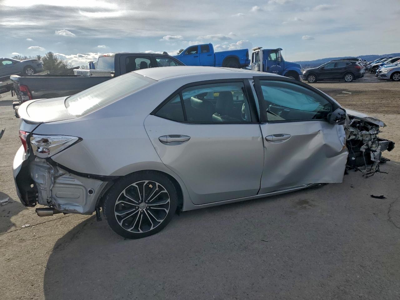 Toyota Corolla L Image 3