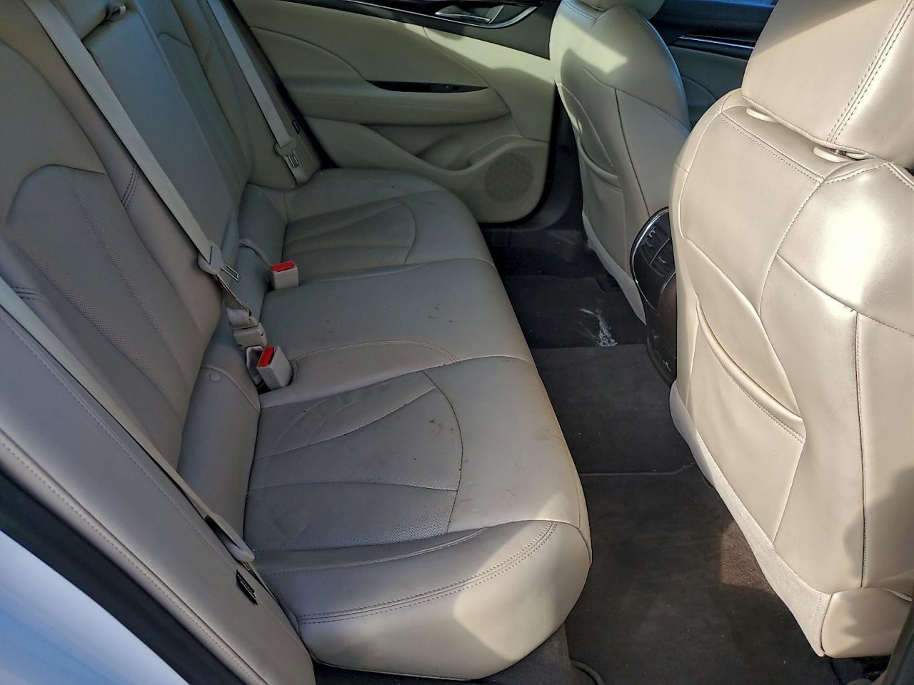 Buick LaCrosse Premium Image 12