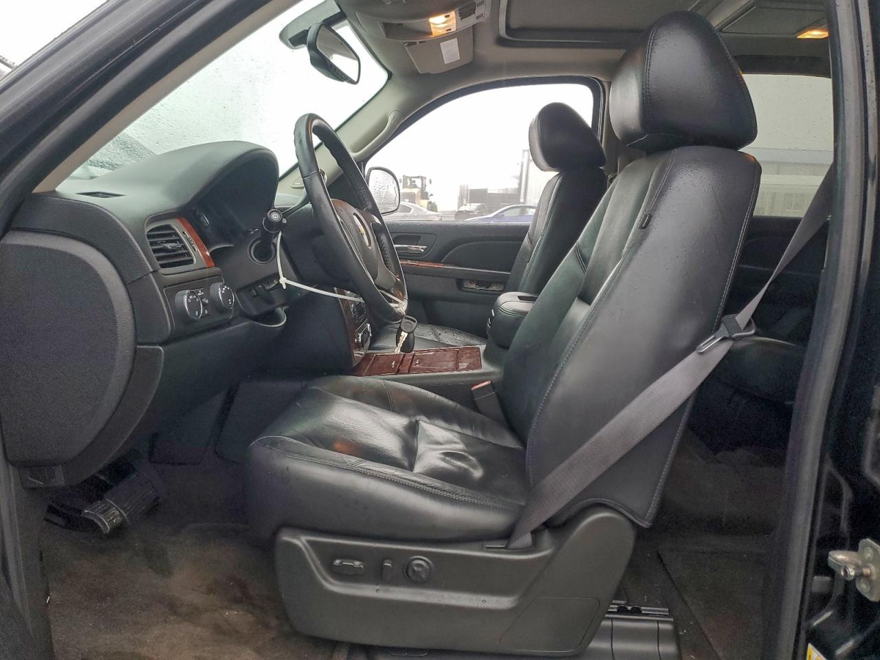 Chevrolet Tahoe K1500 Ltz Image 6