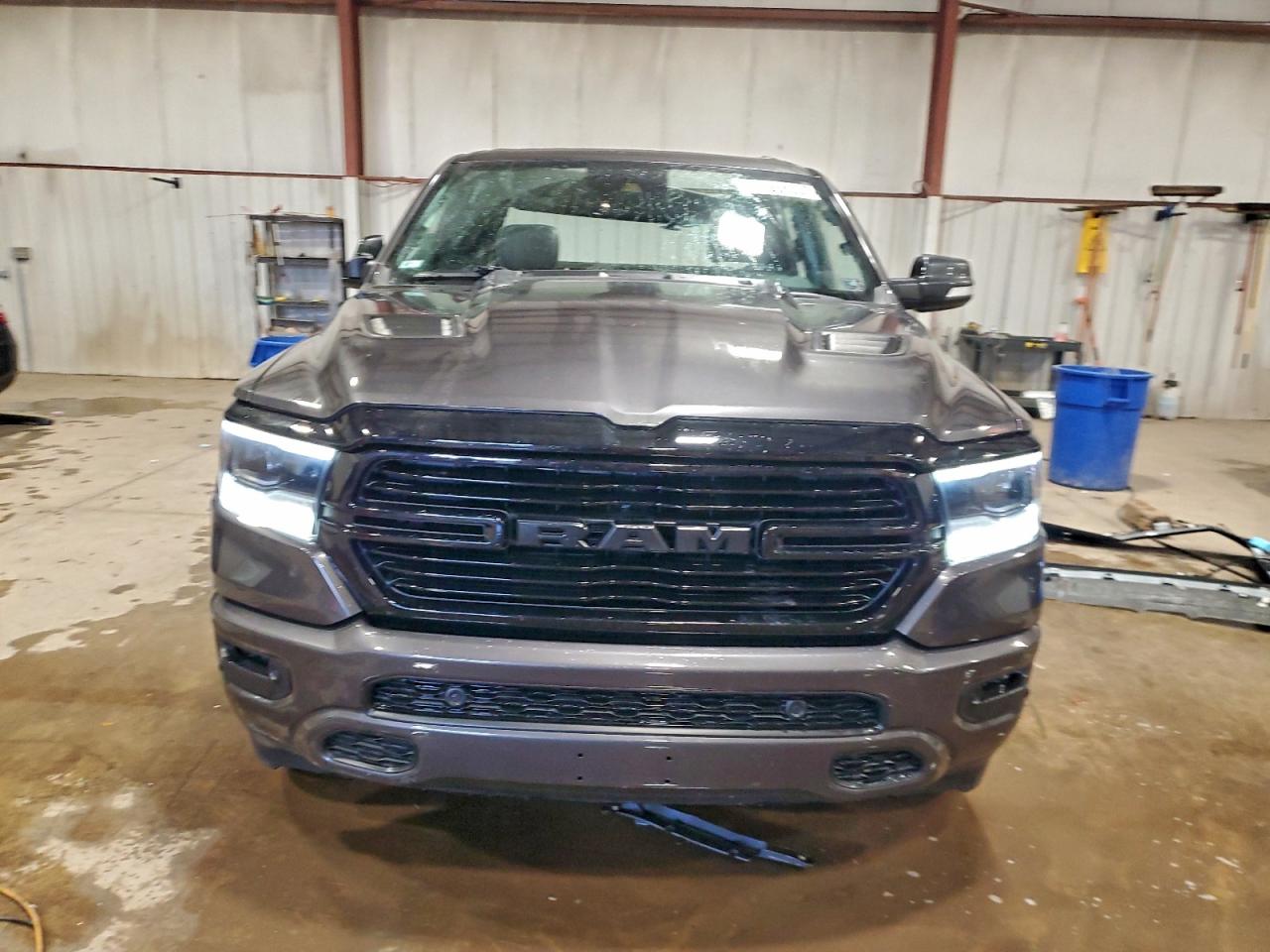 Ram 1500 Laramie Image 11