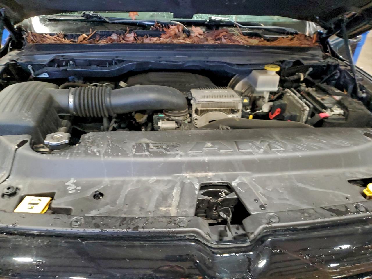 Ram 1500 Laramie Image 8