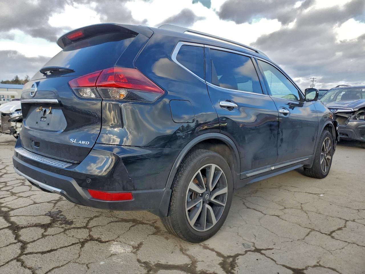Nissan Rogue S Image 5