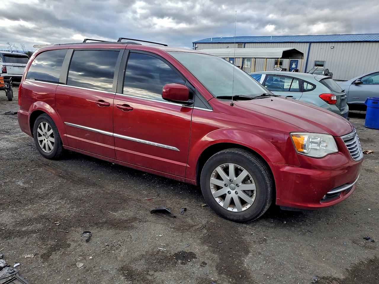 Chrysler Minivan Touring Image 3