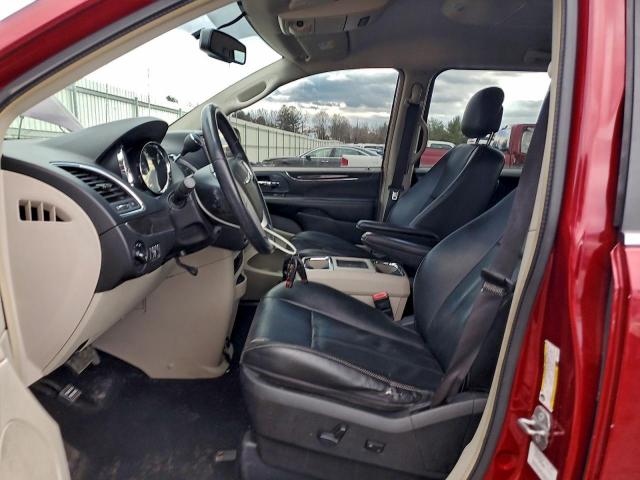 Chrysler Minivan Touring Image 2