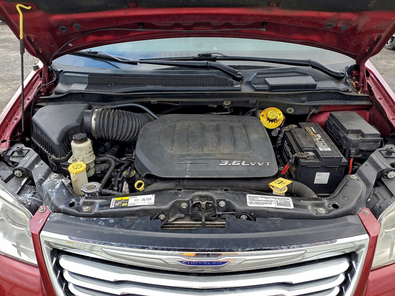 Chrysler Minivan Touring Image 13