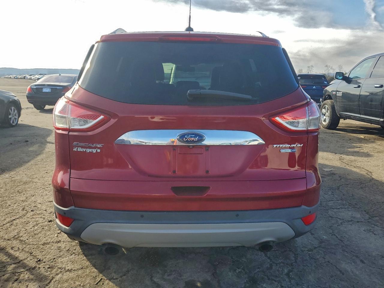 Ford Escape Titanium Image 3