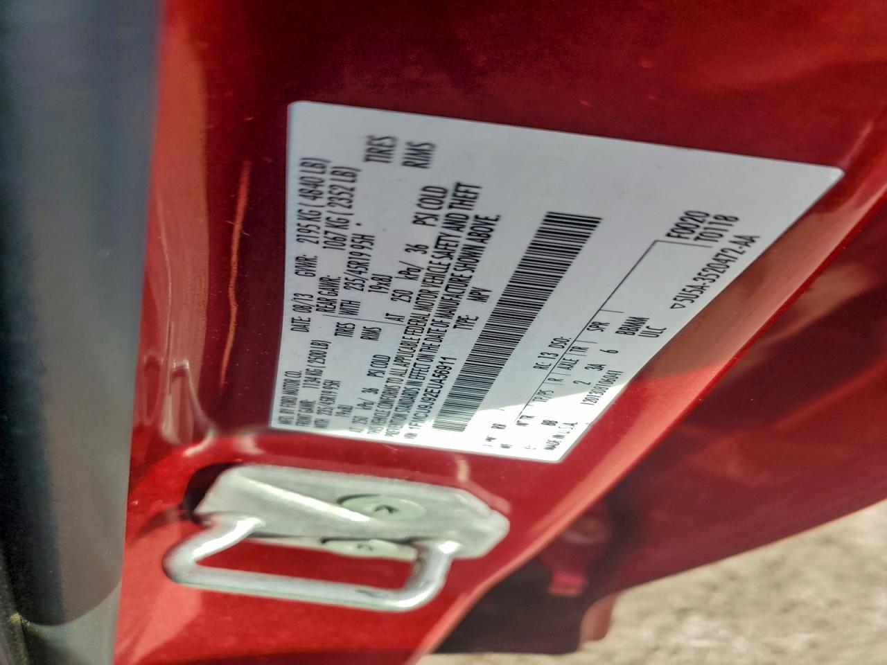 Ford Escape Titanium Image 2