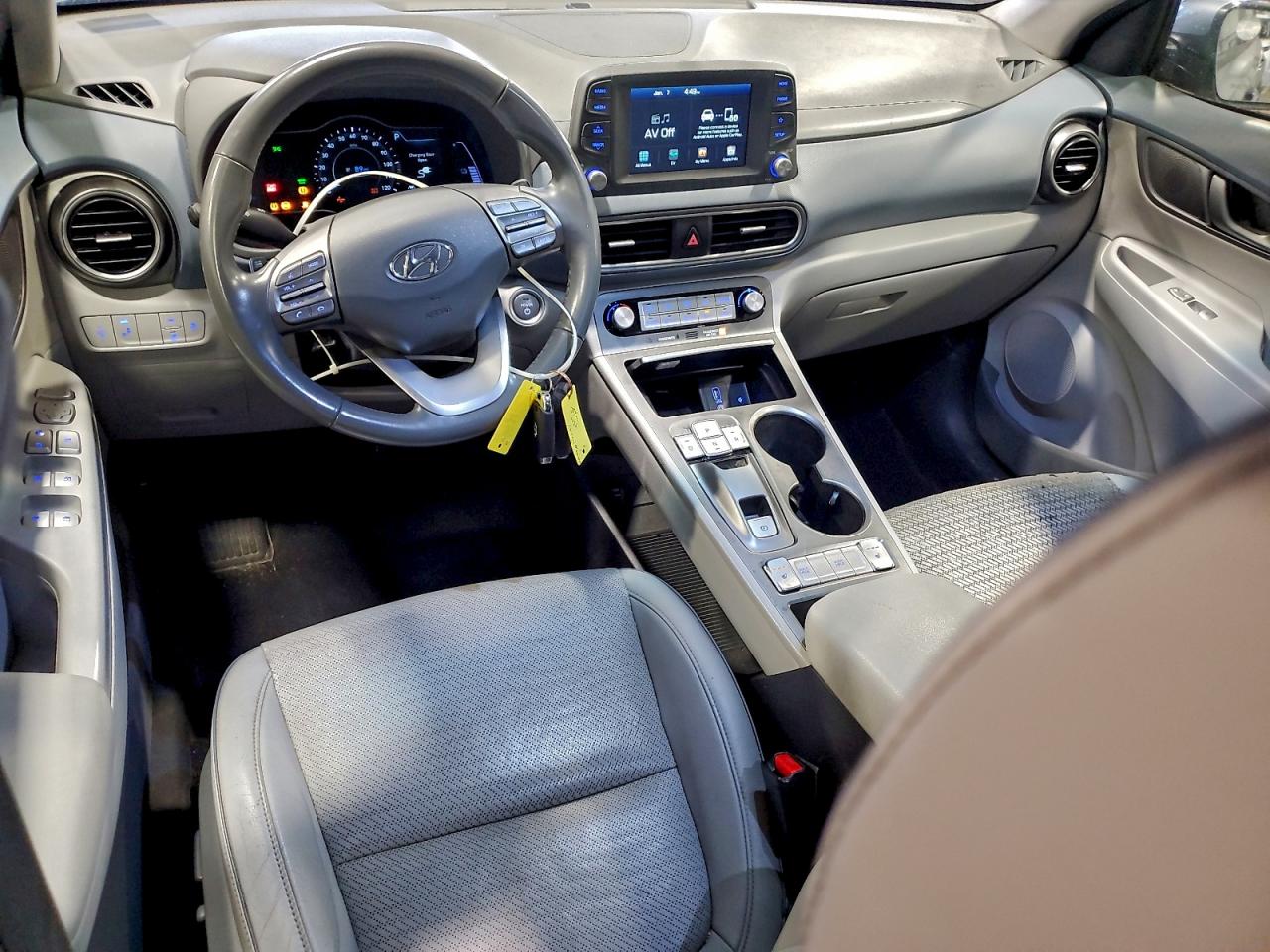 Hyundai KONA Limited Image 9