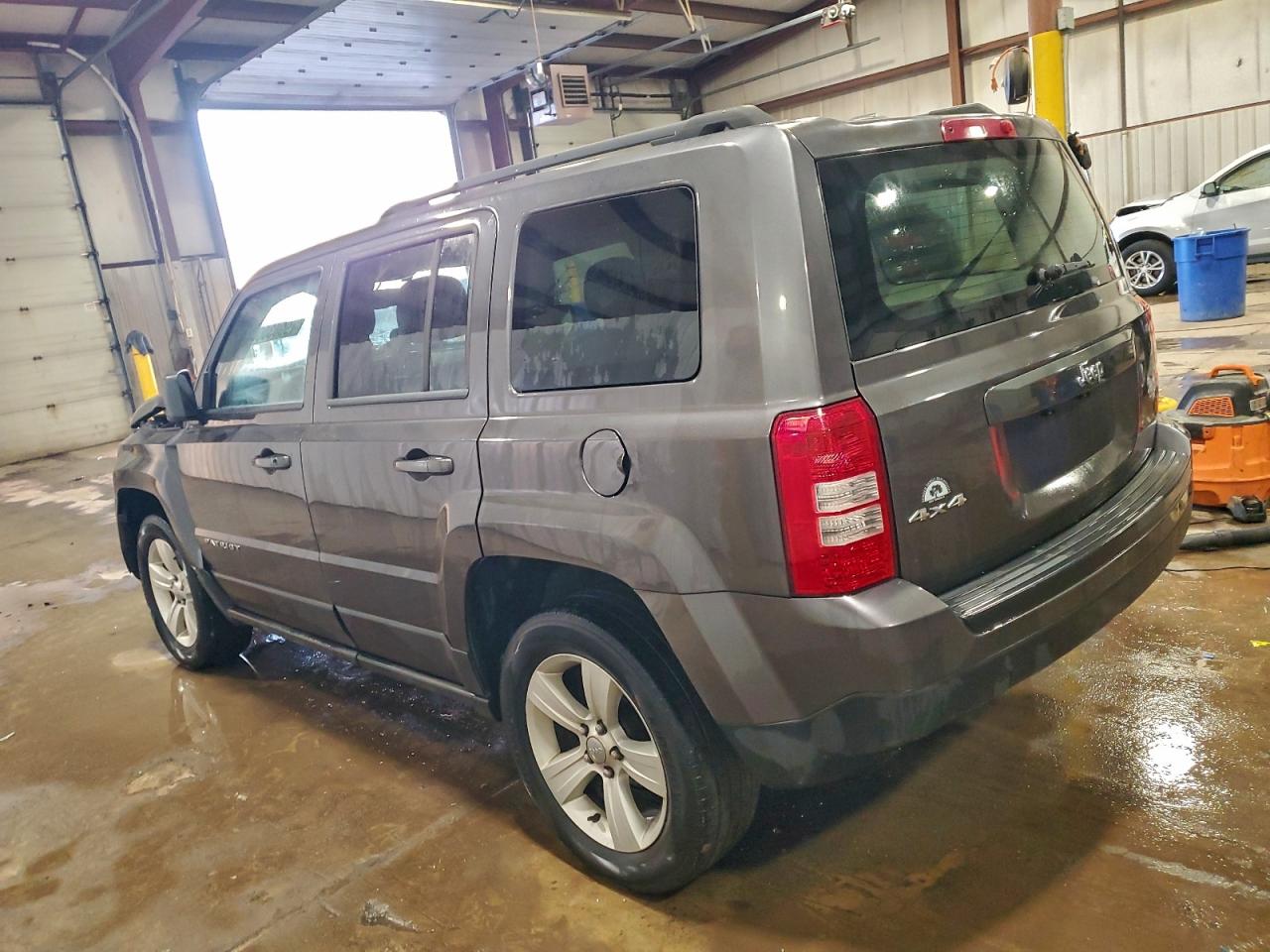 Jeep Patriot Latitude Image 11