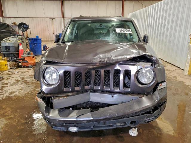 Jeep Patriot Latitude Image 10
