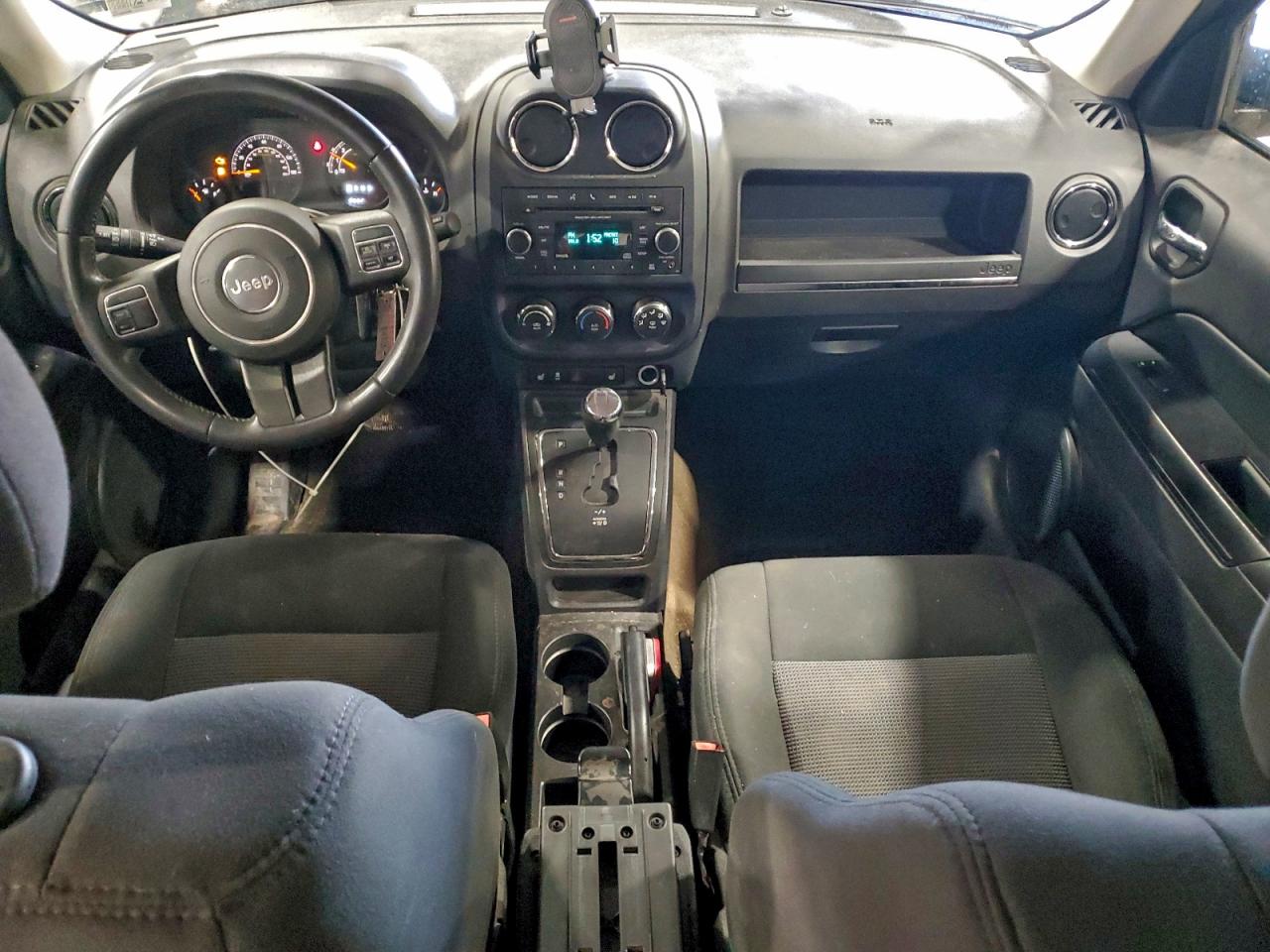 Jeep Patriot Latitude Image 2