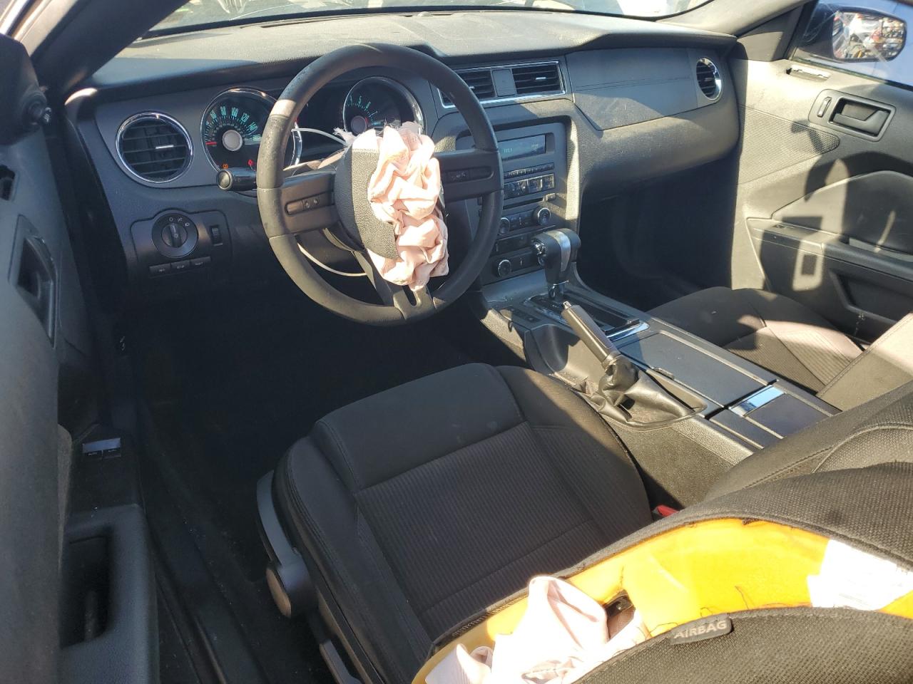 Ford Mustang Image 8