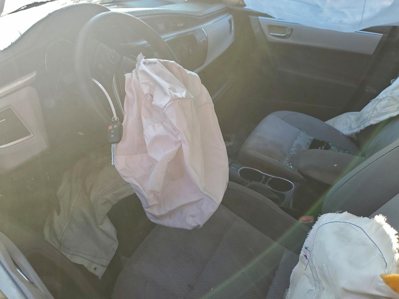 Toyota Corolla L Image 8