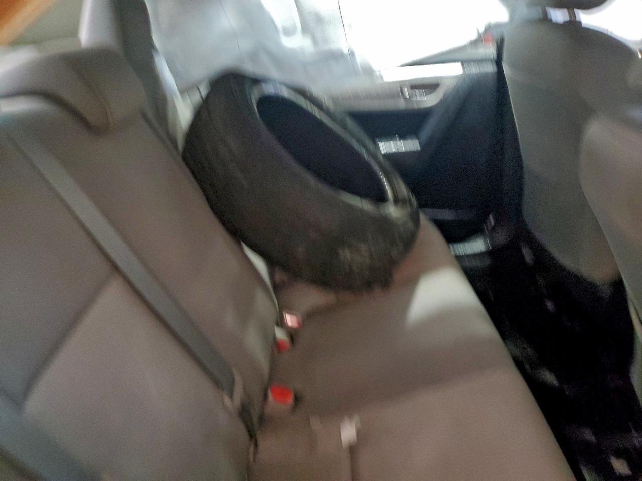 Toyota Corolla L Image 4