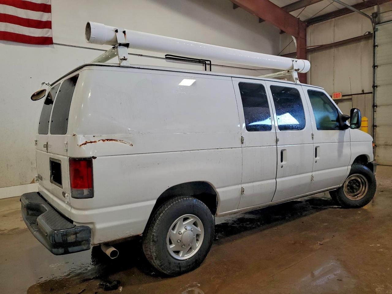 Ford E-350 E350 Super Duty Van Image 4