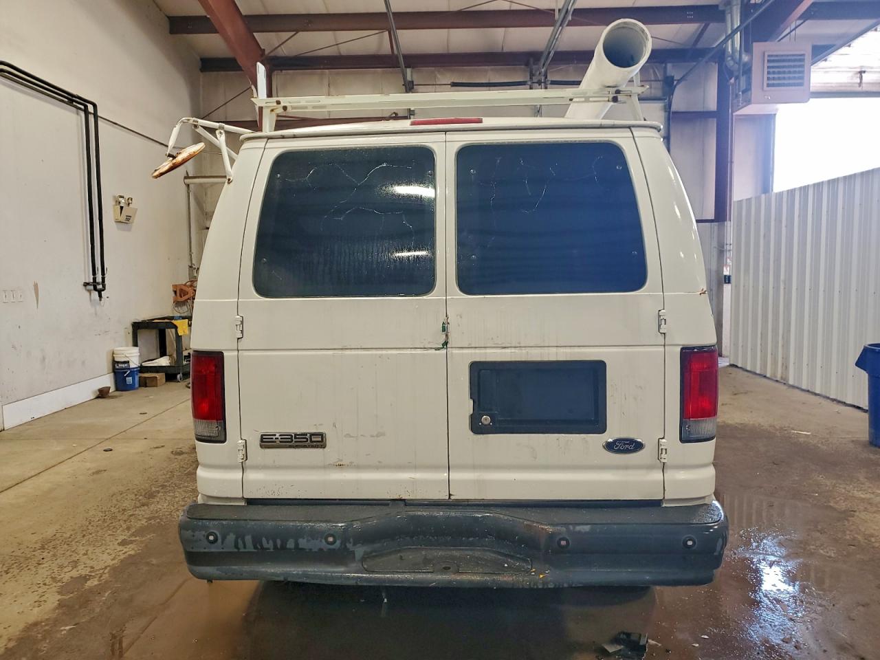 Ford E-350 E350 Super Duty Van Image 3