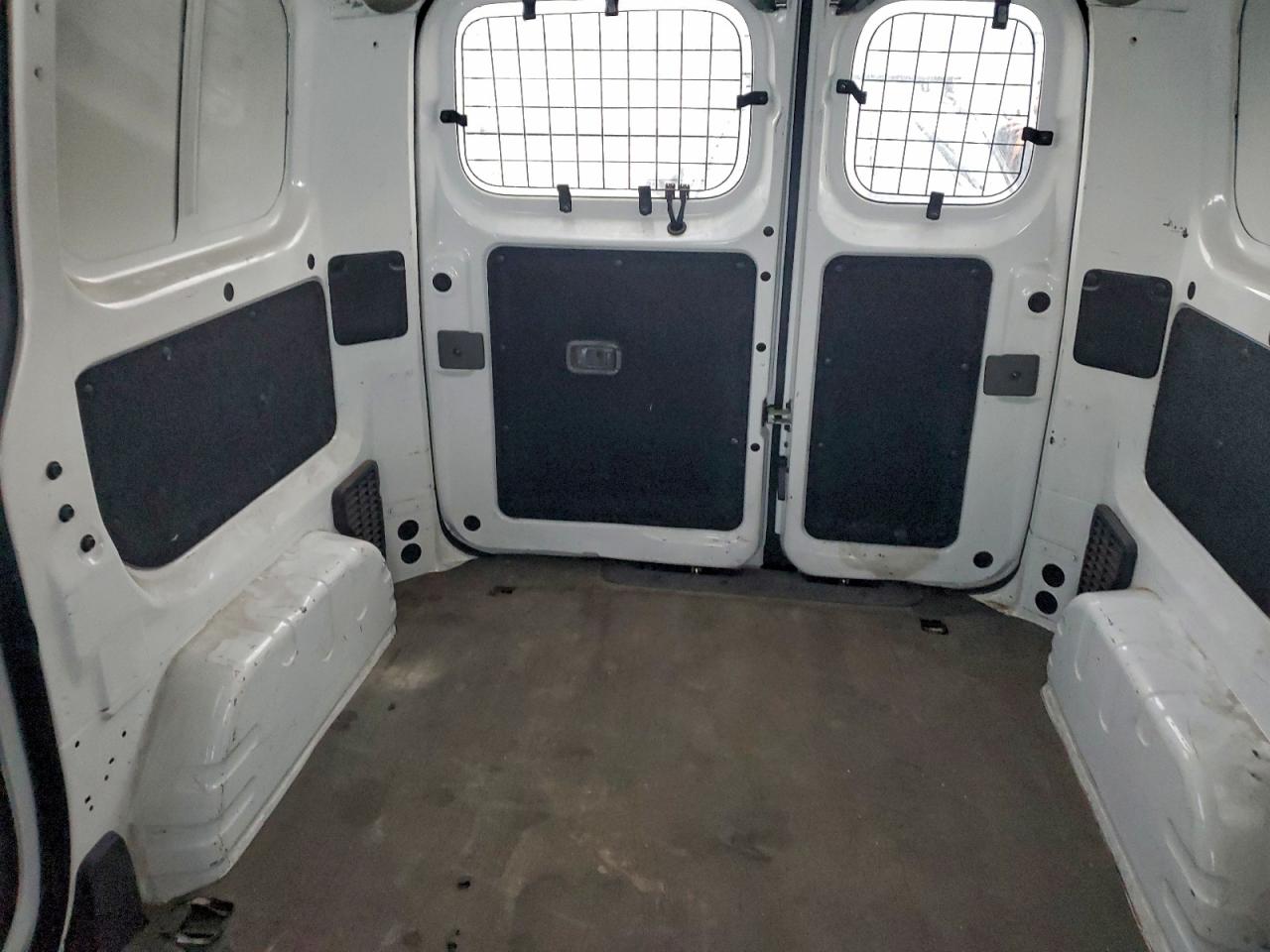 Chevrolet Express Lt Image 6