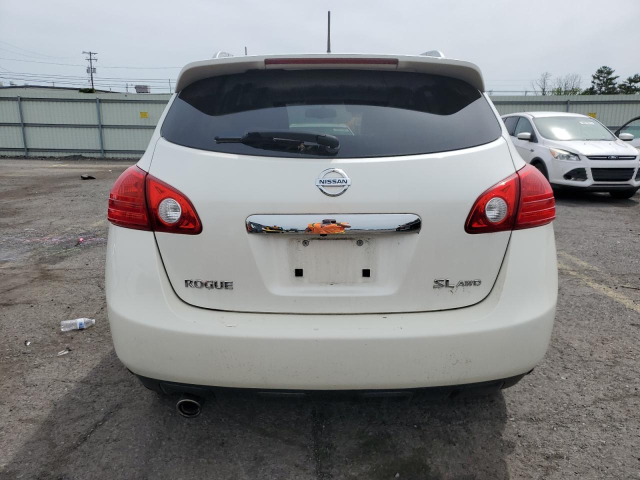 Nissan Rogue S Image 6