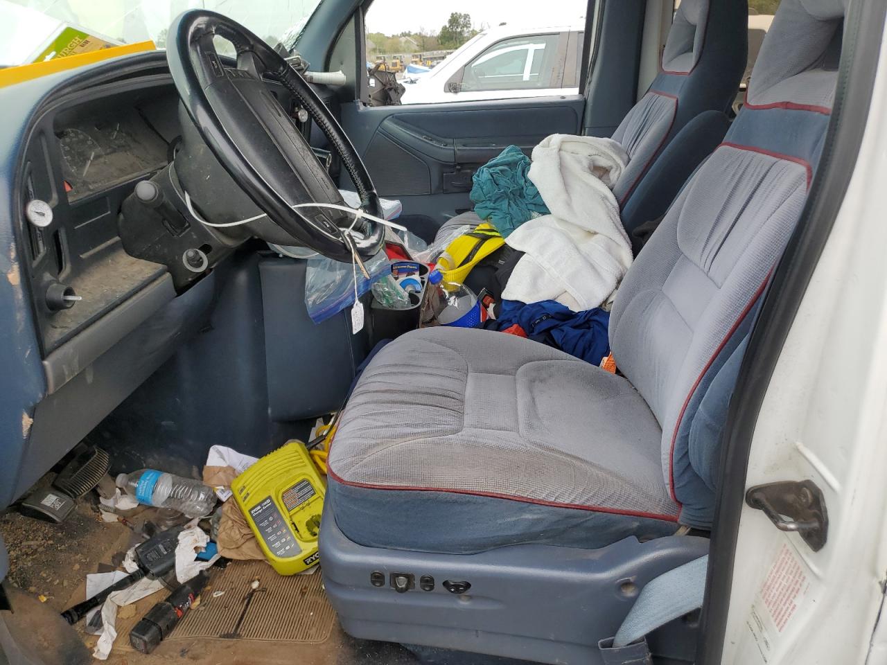 Ford E-150 E150 Image 13