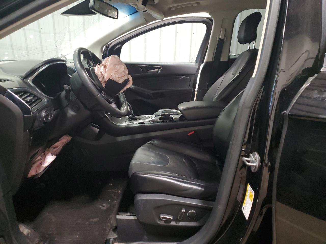 Ford Edge Titanium Image 2