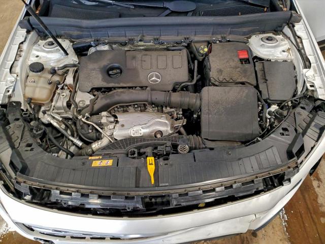 Mercedes-Benz GLB 250 4matic Image 10