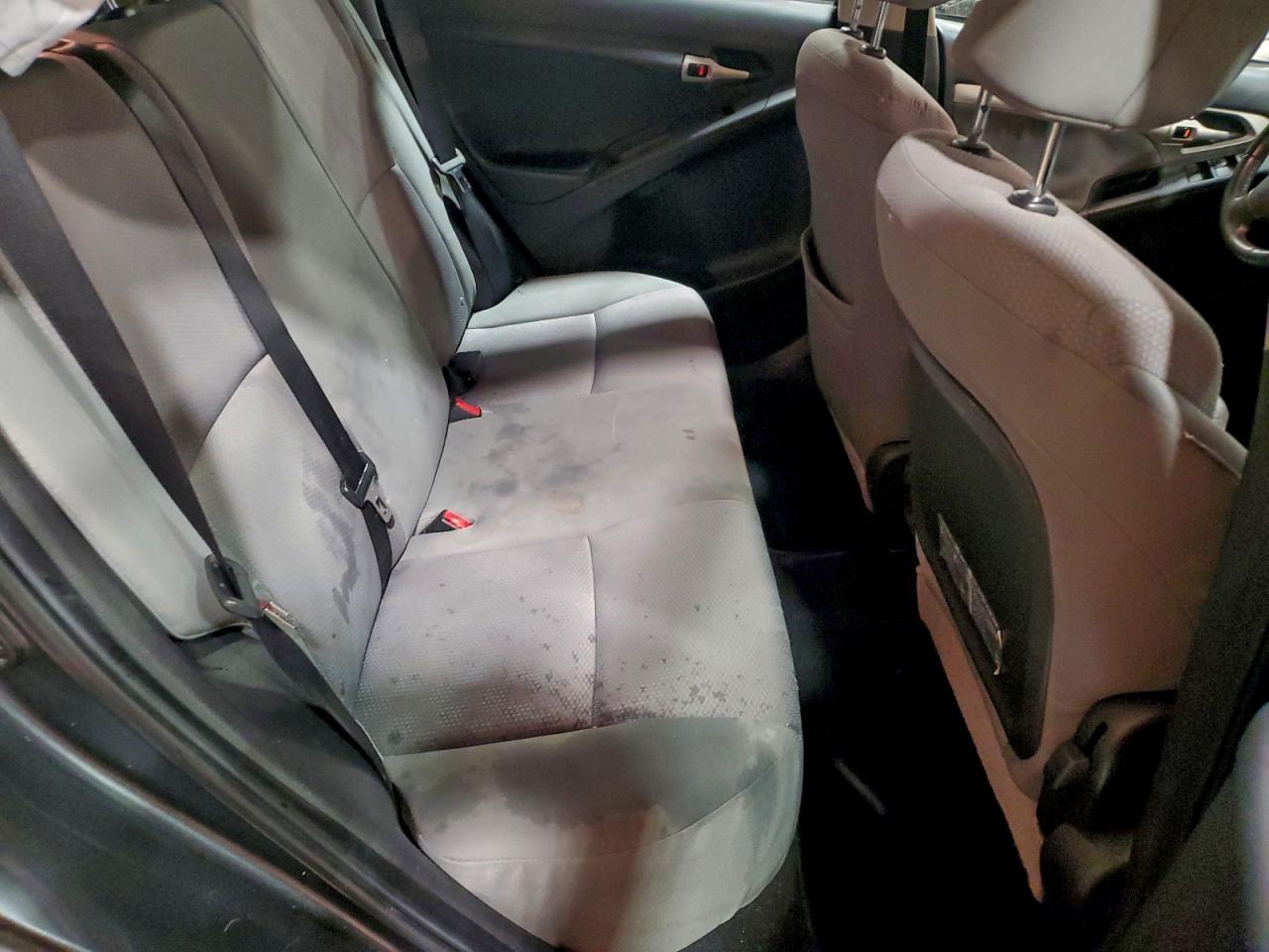 Toyota Corolla S Image 8